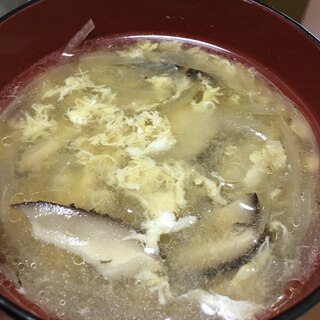 干し椎茸と卵のスープ